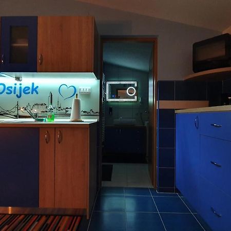 Design Apartments Red Blue Osijek Buitenkant foto